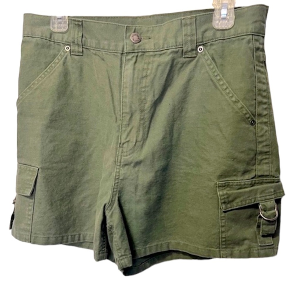 Riveted by Lee Vintage Olive Green Cargo Shorts.  Lots of pockets.  Size = 12.